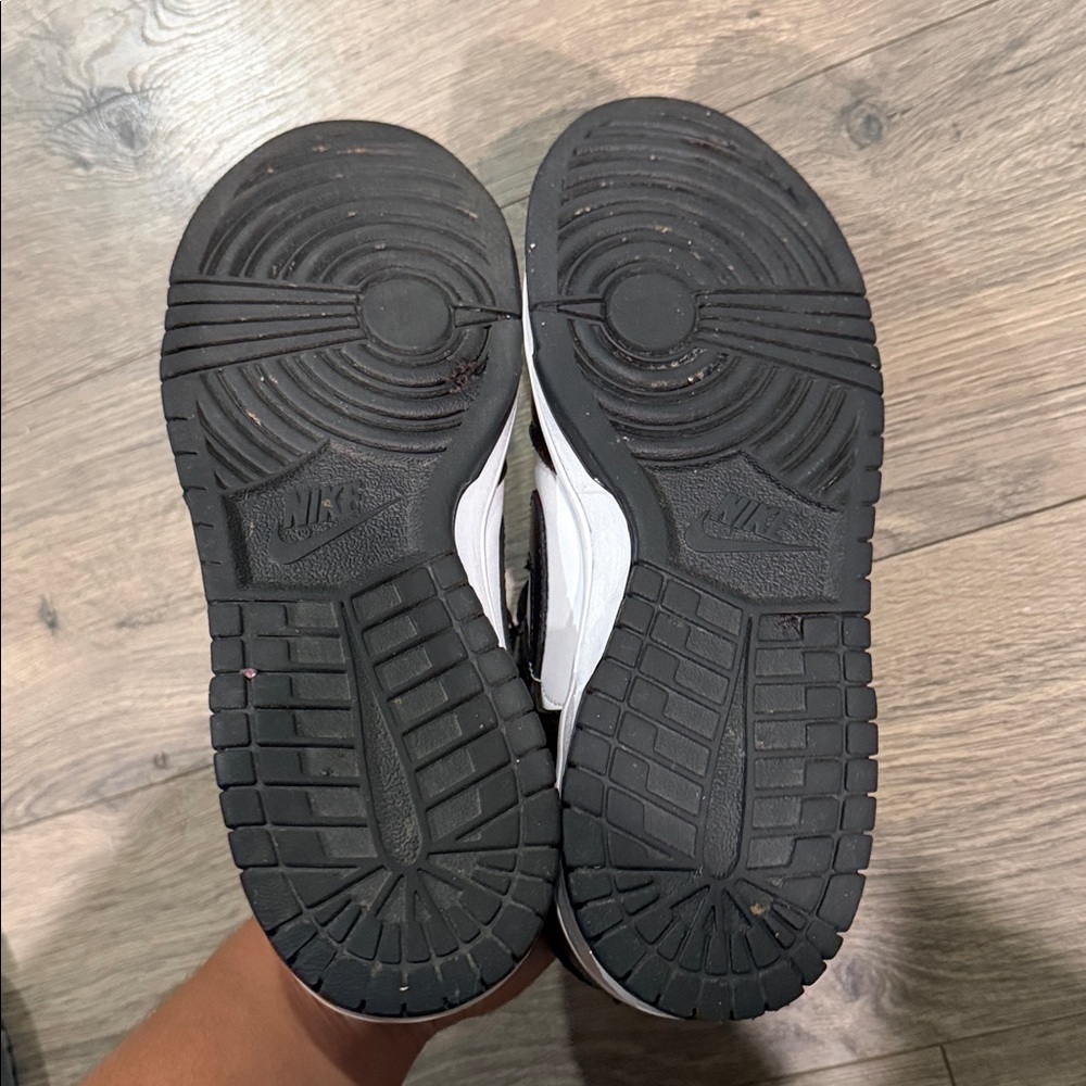Nike Black and White Athletic Shoes. Nike panda dunks - Picture 4 of 4